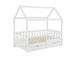 Un lit enfant en bois blanc avec une tête de lit en forme de maison et deux tiroirs.
