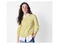 Pull pastel jaune et chemise blanche : vêtements femme.