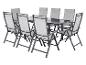 Ensemble de mobilier de jardin: table et huit chaises pliantes en tissu gris.