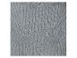 Détail d'un pull gris en tricot.