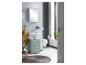 Salle de bain moderne avec lavabo, meuble vert menthe, miroir et toilettes.