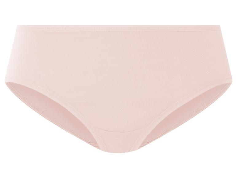 Une culotte rose.