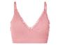 Soutien-gorge rose sans armature, détails dentelle.