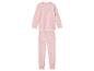 Un pyjama rose à motifs coeurs pour filles.