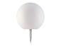 Lampe de jardin ronde blanche sur une base pointue.