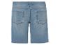 Shorts en jean bleu clair : vue arrière.