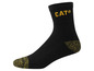 Des chaussettes CAT noires avec des accents jaunes.