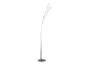 Un lampadaire argenté avec trois bras courbés.