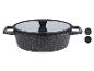 Une casserole noire avec un couvercle en verre transparent.