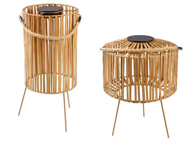 Deux lanternes solaires en bambou avec détails en corde et pieds.