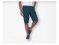 Shorts cargo et baskets pour homme.