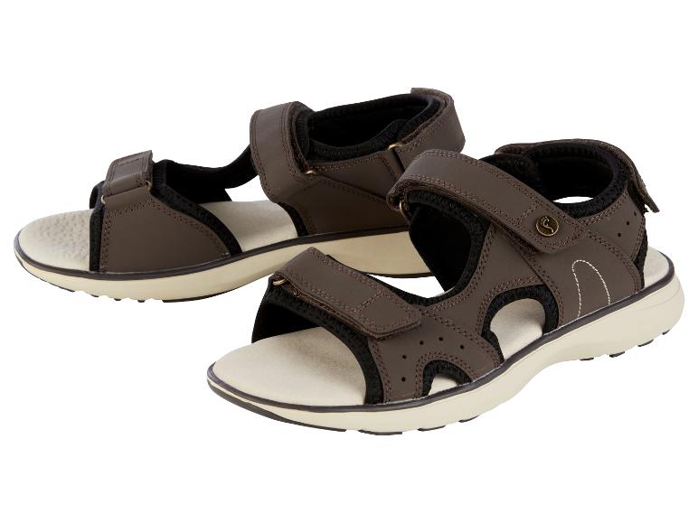 Sandales marron à scratch pour homme.