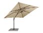 Parasol déporté beige avec un cadre marron foncé et une base carrée