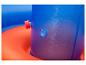 Bassin et accessoires gonflables bleus et oranges ; détails des valves.