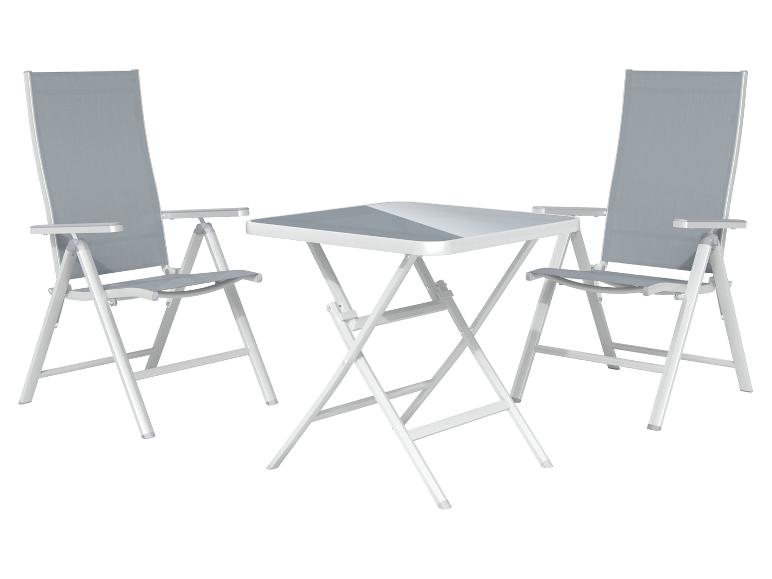 Ensemble de mobilier de jardin gris avec deux chaises pliantes et une table carrée pliante.