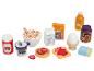 Jouets en bois pour le petit-déjeuner comprenant céréales, lait, jus, yaourt, toasts, gaufres et un œuf.