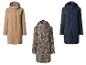 Trois imperméables: beige, imprimé léopard et bleu marine.