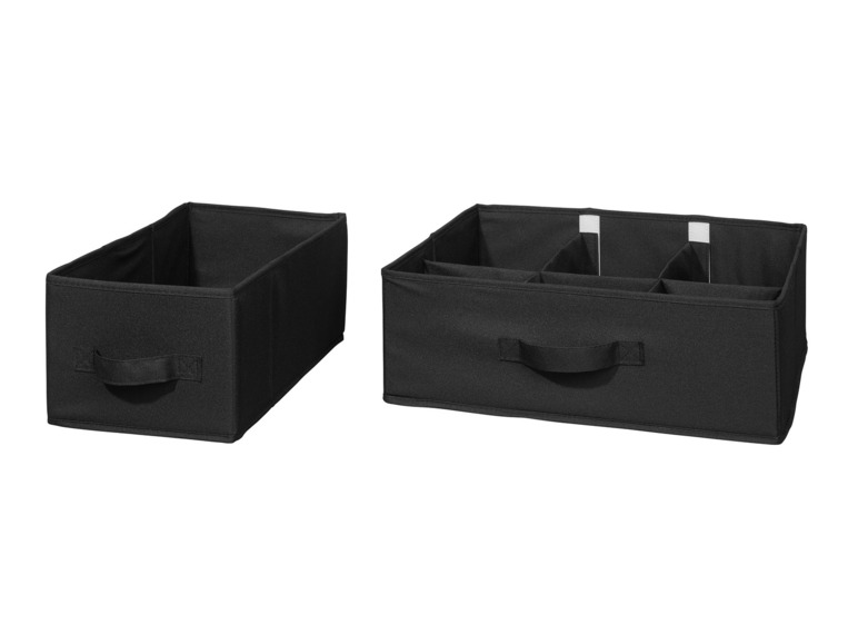 Deux boîtes de rangement noires, une avec des compartiments.