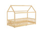 Un lit en bois pour enfant avec un cadre en forme de maison