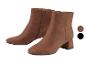 Bottines marron à petit talon.