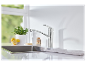 Robinet de cuisine Grohe avec évier en acier inoxydable.