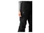 Personne portant un pantalon d'extérieur noir avec une poche zippée