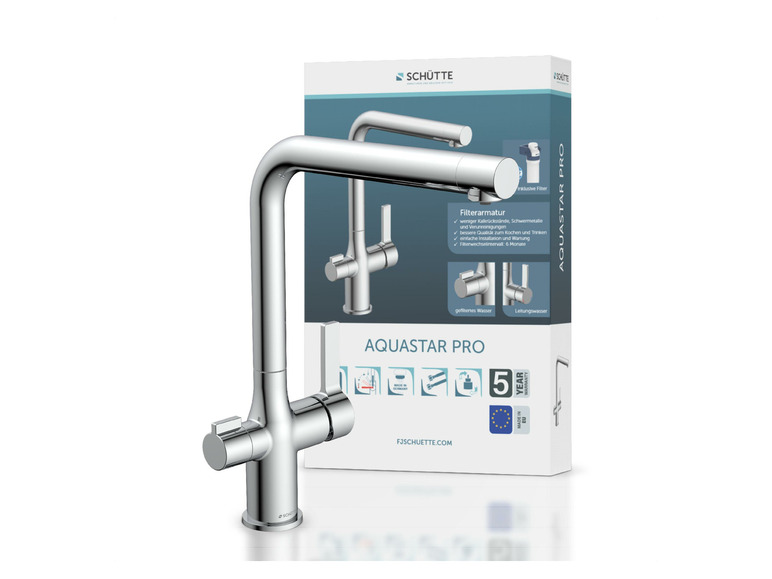 Un robinet de cuisine chromé avec filtre à eau intégré de Schütte, le modèle s'appelle Aquastar Pro.