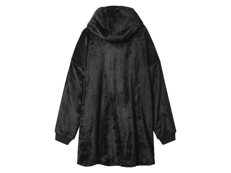 Sweat à capuche noir oversize en peluche, vu de dos.