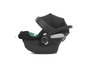 Un siège auto Maxi-Cosi Aton B2 pour bébé, de couleur noire.
