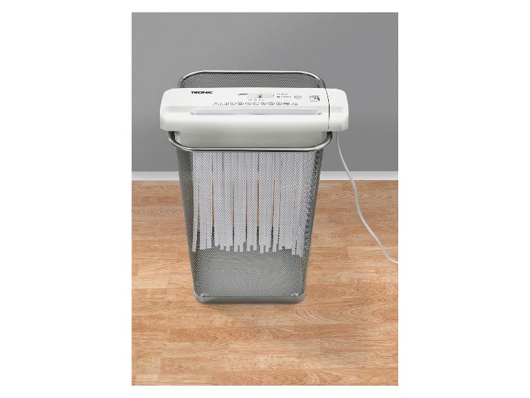 Déchiqueteuse TroNic avec bac à déchets métallique.