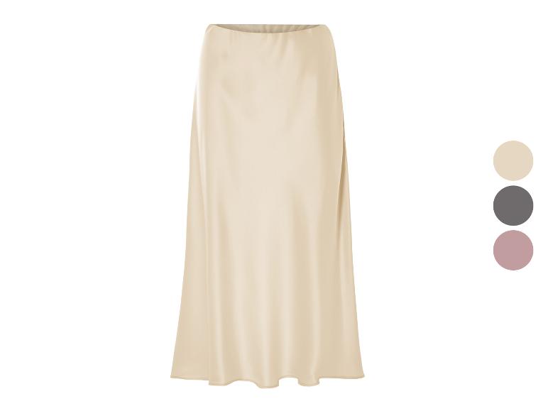 Jupe en satin beige avec plusieurs choix de couleurs.