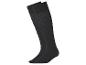 Une paire de chaussettes noires longues sur fond blanc.