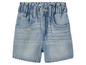 Short en jean bleu clair avec élastique.