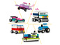 Véhicules LEGO, dont un avion, un camion, une voiture, un bateau et un tracteur.