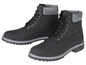 Deux bottines noires à lacets.