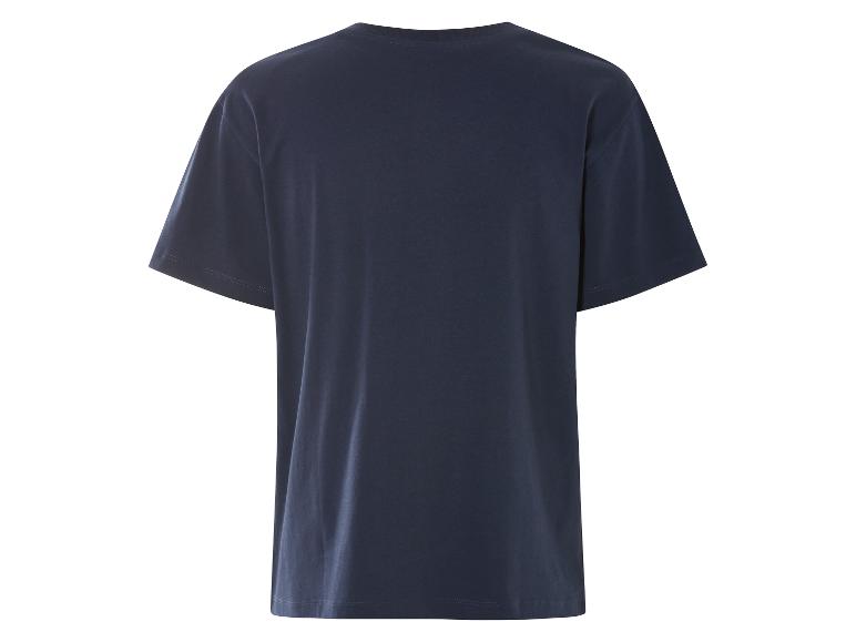 T-shirt bleu marine à manches courtes.