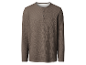 T-shirt marron à manches longues avec boutons au col.
