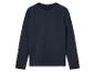 Un t-shirt à manches longues bleu marine.