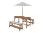 Table de pique-nique en bois pour enfants avec bancs et parasol étoilé.