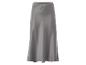 Une jupe en satin gris.