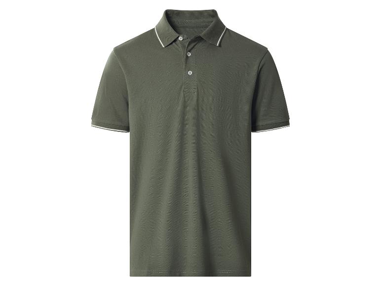 Polo vert foncé avec col et poignets à rayures blanches.