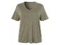 T-shirt vert olive à col en V.