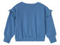 Un pull bleu avec des détails en dentelle sur les épaules