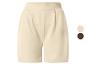 Shorts femme beige taille haute à plis, avec échantillons de couleurs.