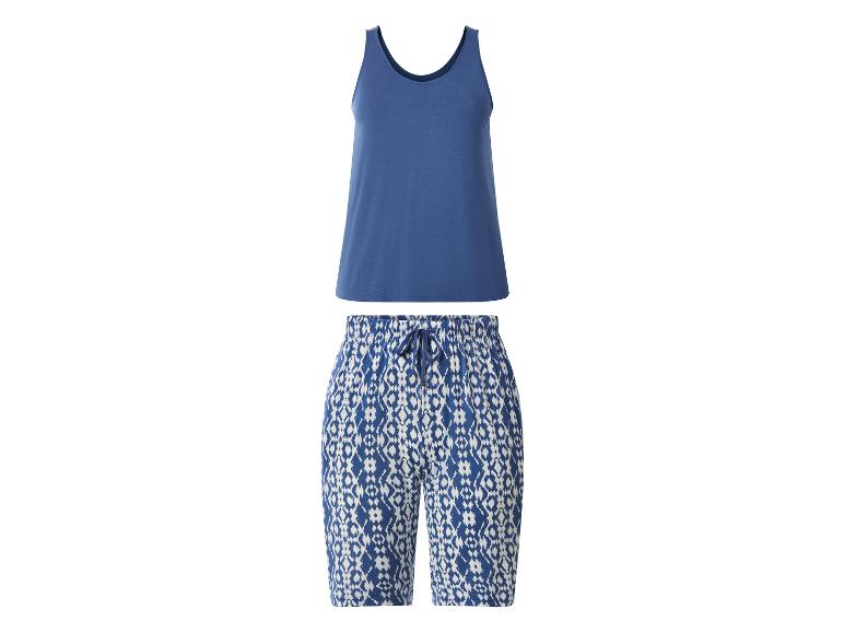 Ensemble débardeur bleu et short à motifs pour femme.