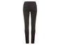 Jean skinny noir pour femme.