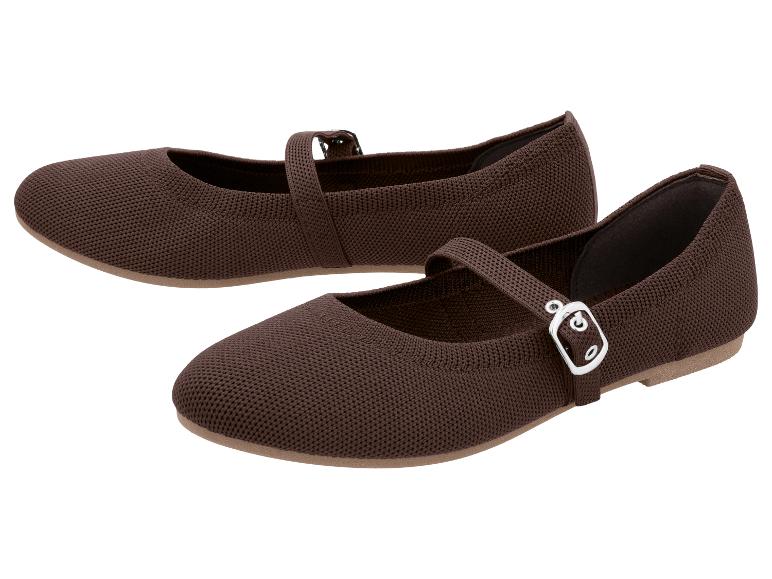 Chaussures plates marron en tricot pour femme avec bride et boucle.