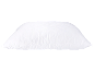 Un oreiller blanc matelassé.