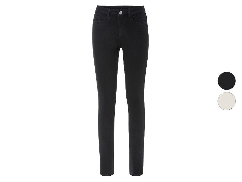 Jean skinny noir pour femme.