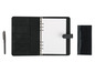 Un agenda en cuir noir, un stylo et un chiffon en microfibre.
